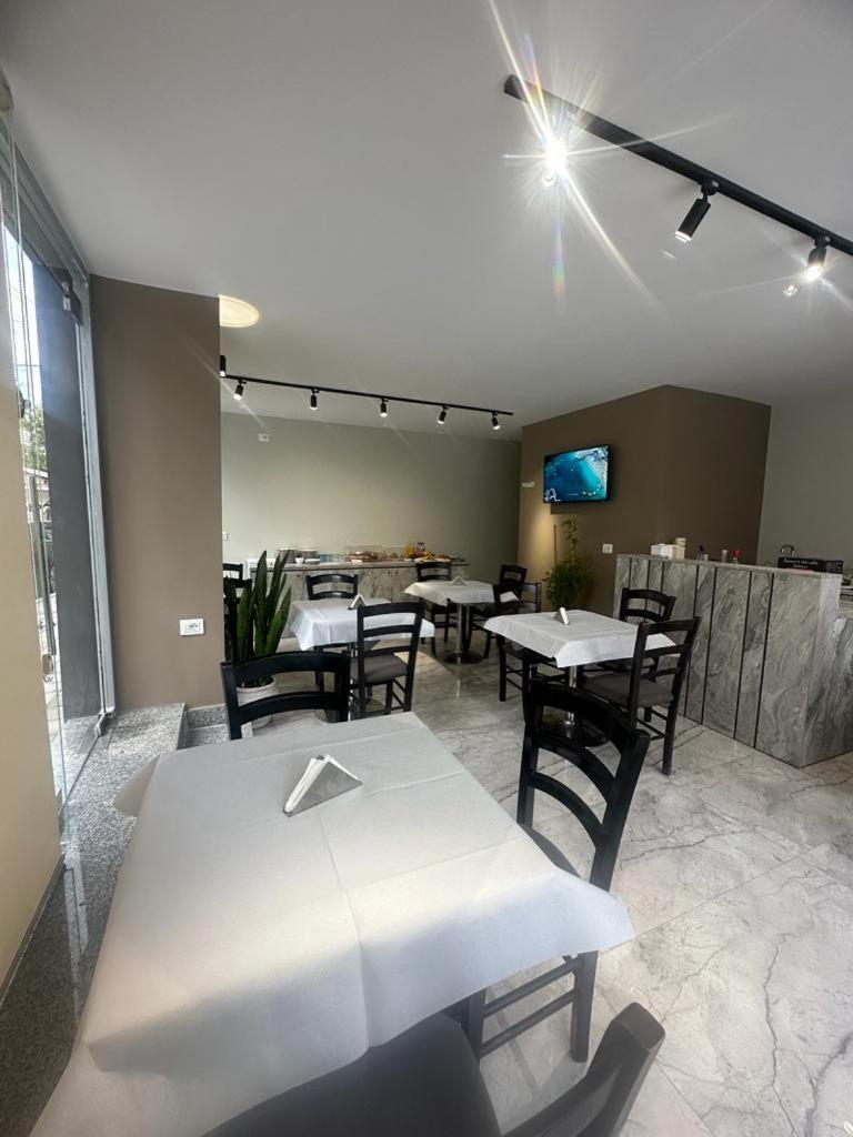 Hotel Her Vlorë 외부 사진