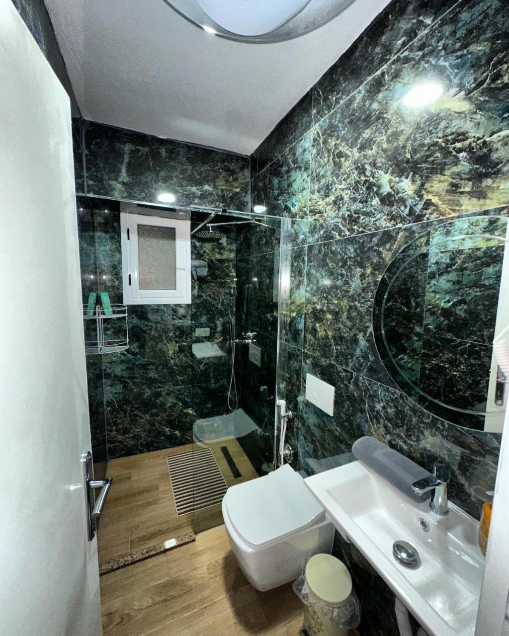 Hotel Her Vlorë 외부 사진